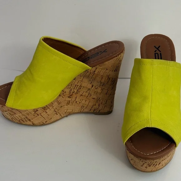 Lime Slide Cork Wedge Sandals - Women - Picture 3 of 4